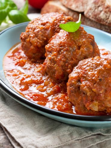 Hausgemachte Hackbällchen mit Tomatensoße