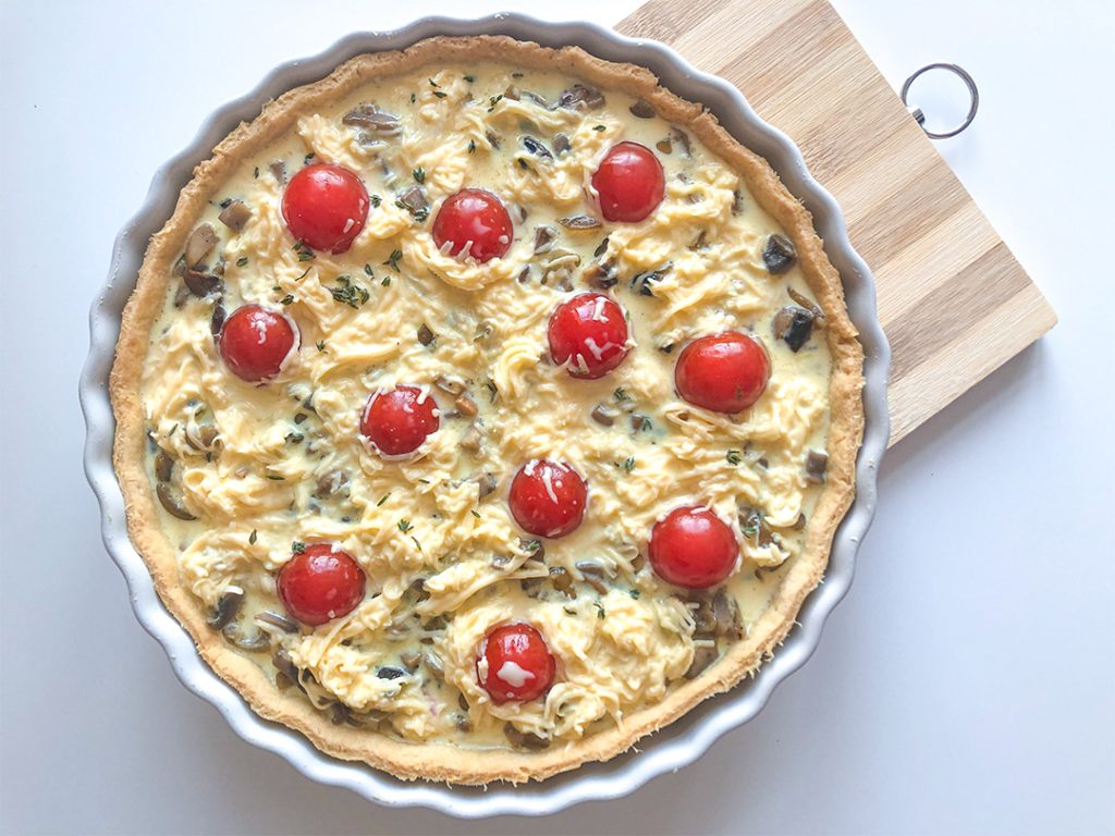 Quiche mit Pilzen und Tomaten