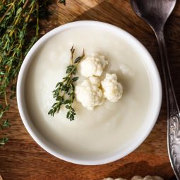 Velouté Dubarry – Cremige Blumenkohlsuppe