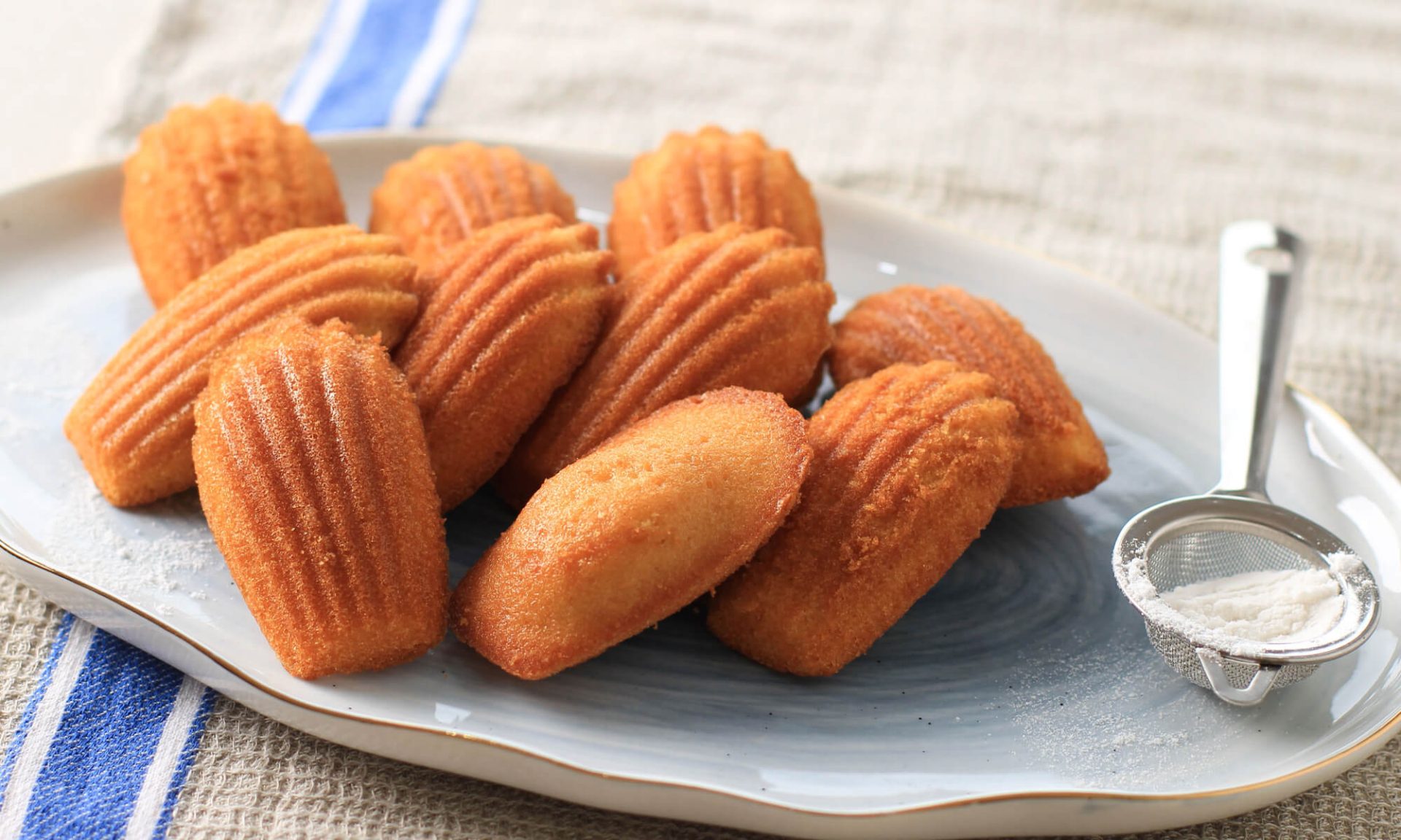 Zitronen Madeleines