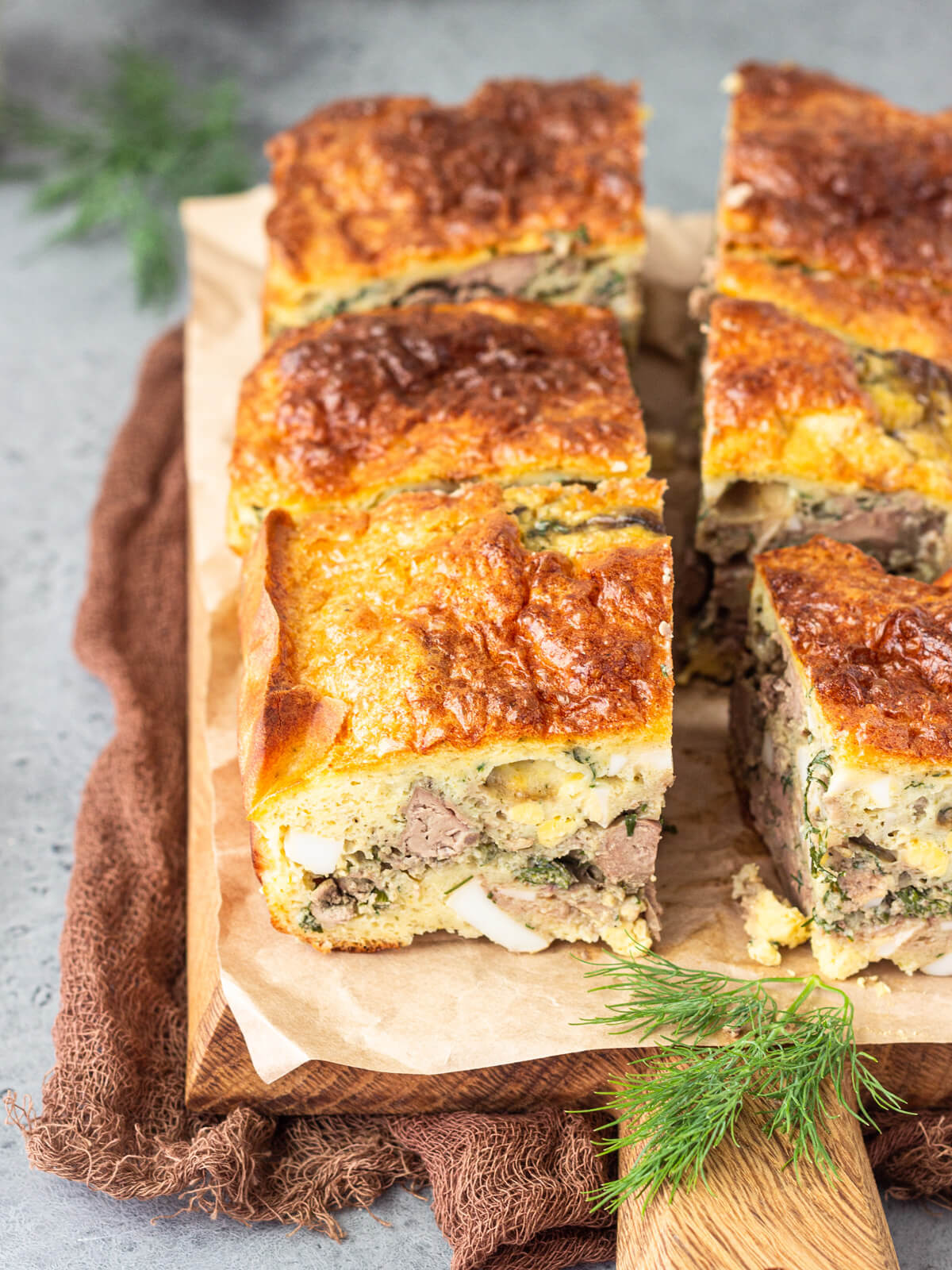 Auflaufkuchen mit Leber, Ei und Dill