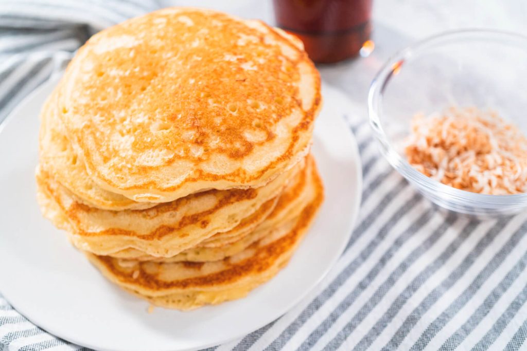 Bananen-Pfannkuchen mit Kokos