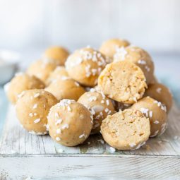 Energiekugeln mit Kichererbsen und Erdnussbutter