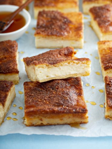 Käsekuchen-Schnitten mit Honig – Sopapilla