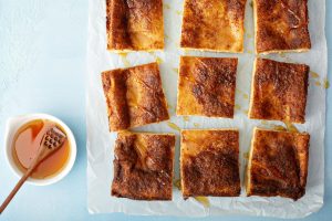 Käsekuchen-Schnitten mit Honig – Sopapilla