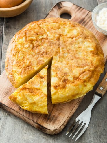 Spanisches Omelett mit Kartoffeln (Tortilla Española)