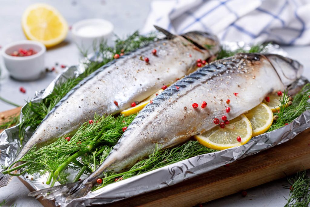 Gebackene Makrele mit Zitrone und Dill