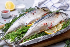 Gebackene Makrele mit Zitrone und Dill