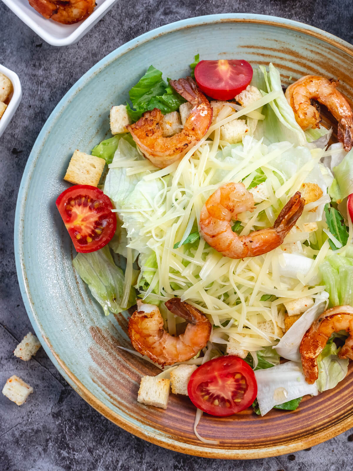 Caesar-Salat mit Garnelen