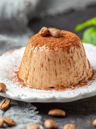 Panna Cotta mit Milchschokolade und Kaffee