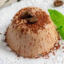 Panna Cotta mit Milchschokolade und Kaffee