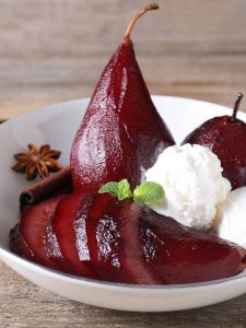 Birnen in Rotwein mit Gewürzen