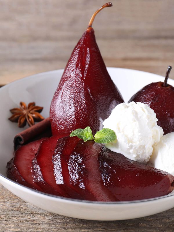 Birnen in Rotwein mit Zimt und Sternanis