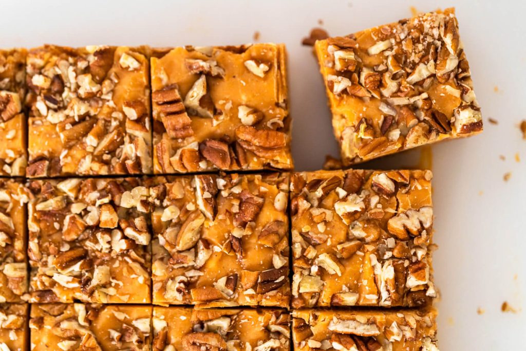 Kürbis Gewürz Fudge mit Pekannüssen