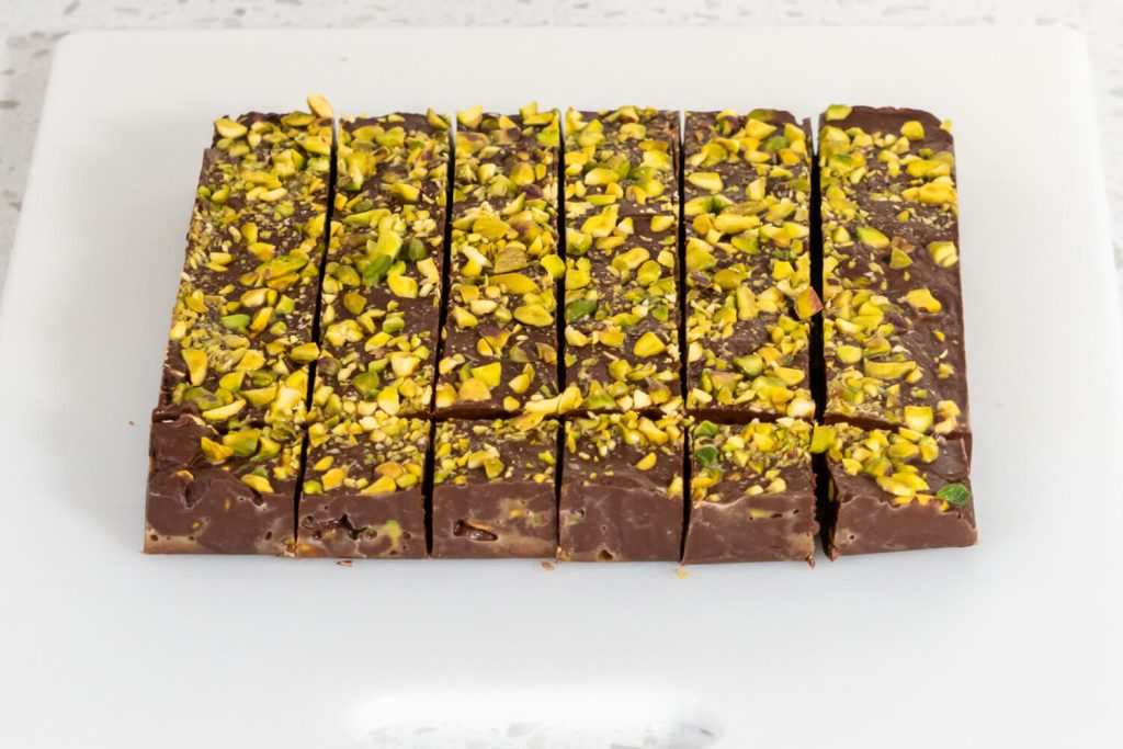 Schokoladen-Fudge mit Pistazien