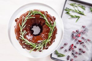 Schokoladen-Gugelhupf mit Schoko-Frosting