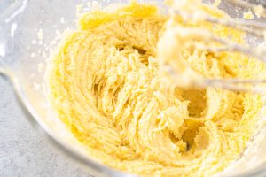 Schokoladen-Gugelhupf mit Schoko-Frosting