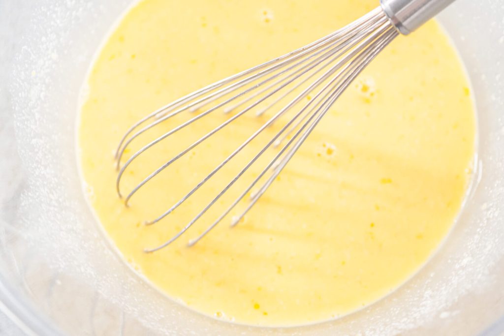 Zitronen-Gugelhupf mit Cranberries (Lemon Cranberry Bundt Cake)