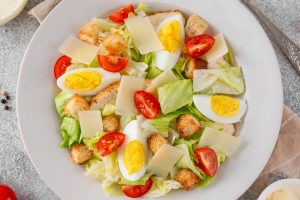 Caesar-Salad mit Hähnchen