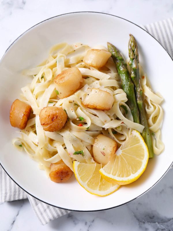 Pasta mit Spargel und Jakobsmuscheln