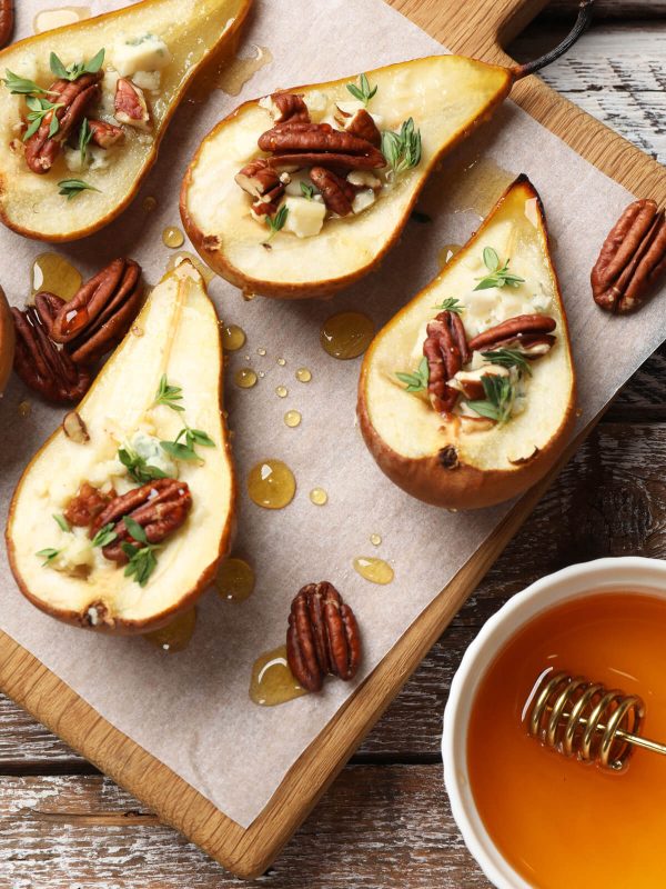 Gebackene Birnen mit Gorgonzola und Pekannuss-Füllung