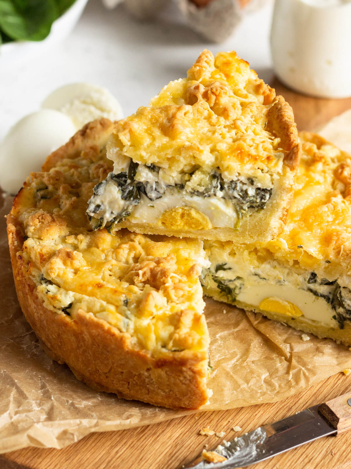 Torta Pasqualina - italienischer Osterkuchen mit Mangold, Ricotta und Eiern