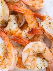 Cremige gegrillte Garnelen