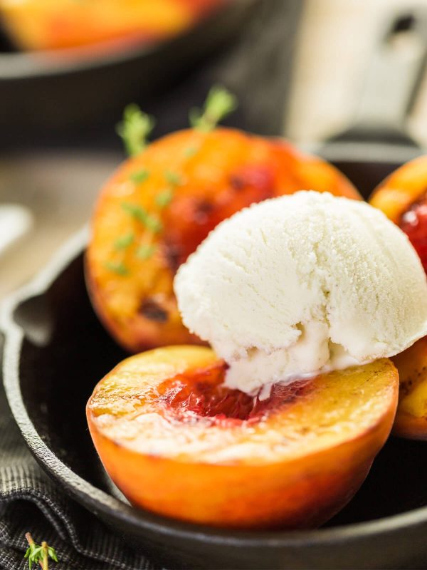 Gegrillte-Pfirsiche-mit-wuerziger-Butterglasur