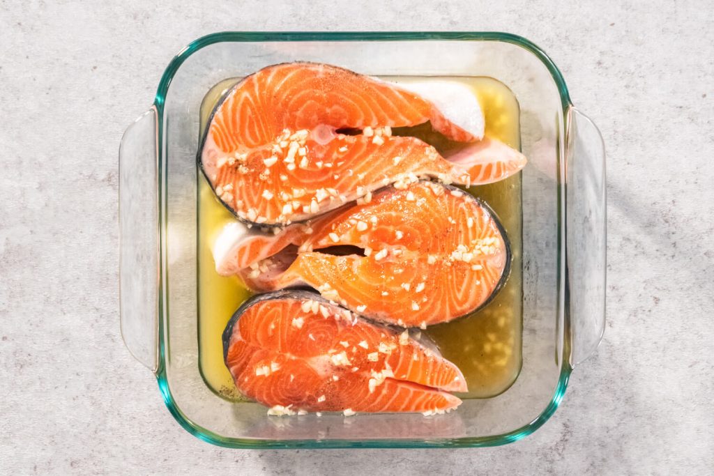 Gegrillter-Lachs-in-Honig-Zitronen-Marinade