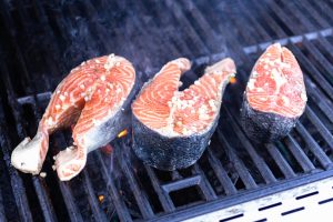 Gegrillter-Lachs-in-Honig-Zitronen-Marinade