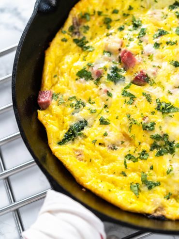 Herzhafte Frittata mit Spinat & Schinken