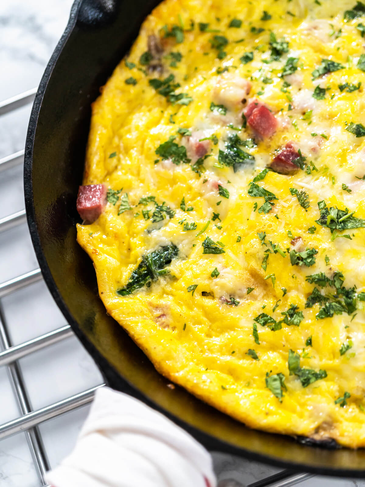 Herzhafte Frittata mit Spinat & Schinken