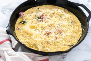 Herzhafte Frittata mit Spinat & Schinken