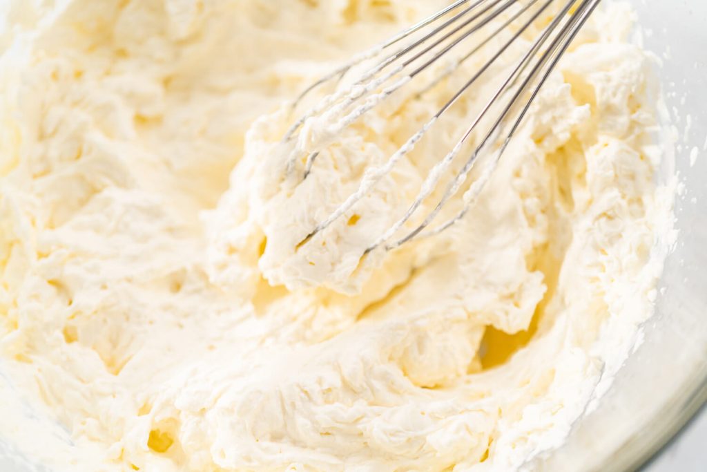 Sommerliche Tarte mit Mascarpone und frischen Beeren