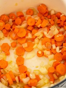 Spalterbsensuppe mit Schinken nach Bauernart