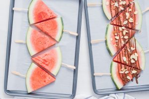 Wassermelonen-Pops mit Schokolade