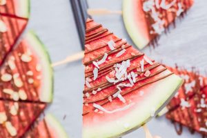 Wassermelonen-Pops mit Schokolade