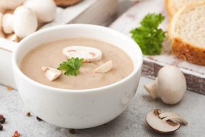Champignoncremesuppe mit Mascarpone und Blauschimmelkäse