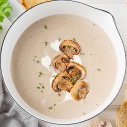 Cremige Pilzsuppe mit Sahne