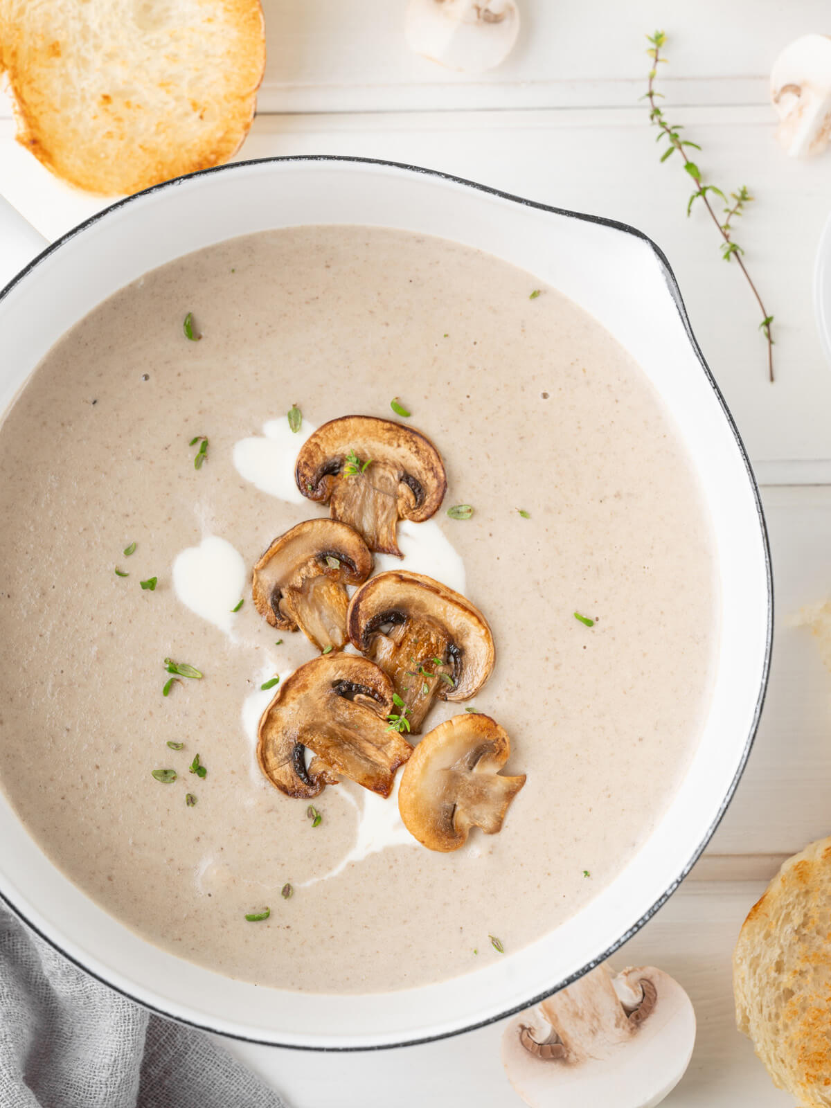 Cremige Pilzsuppe mit Sahne