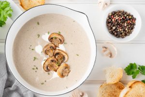 Cremige Pilzsuppe mit Sahne