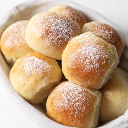 Fluffige Milchbrötchen ohne Kneten