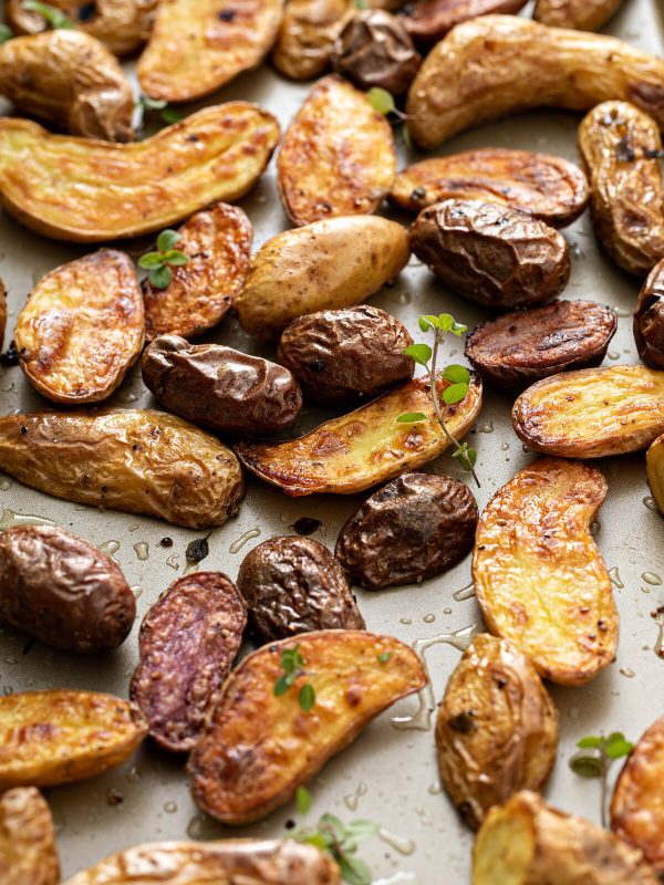 Geröstete Fingerling-Kartoffeln mit Kräutern