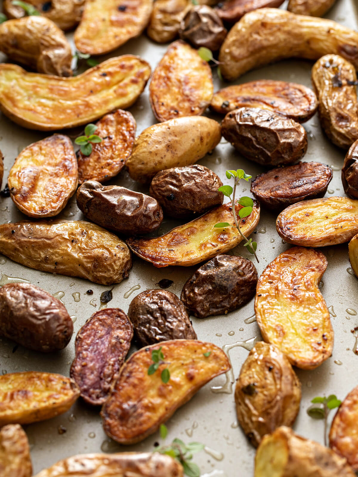 Geröstete Fingerling-Kartoffeln mit Kräutern
