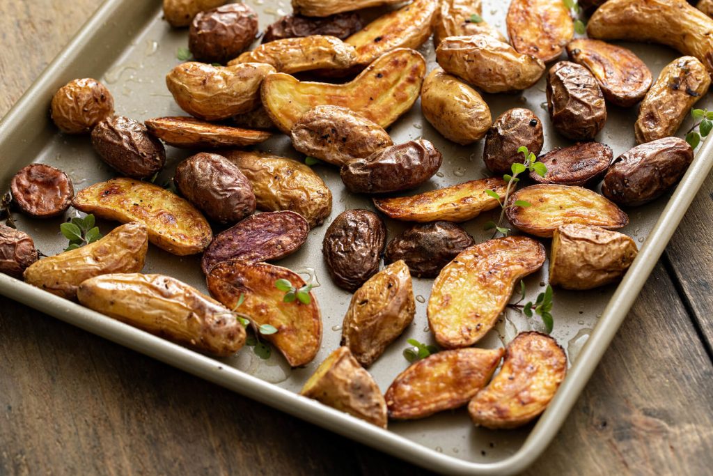 Geröstete Fingerling-Kartoffeln mit Kräutern