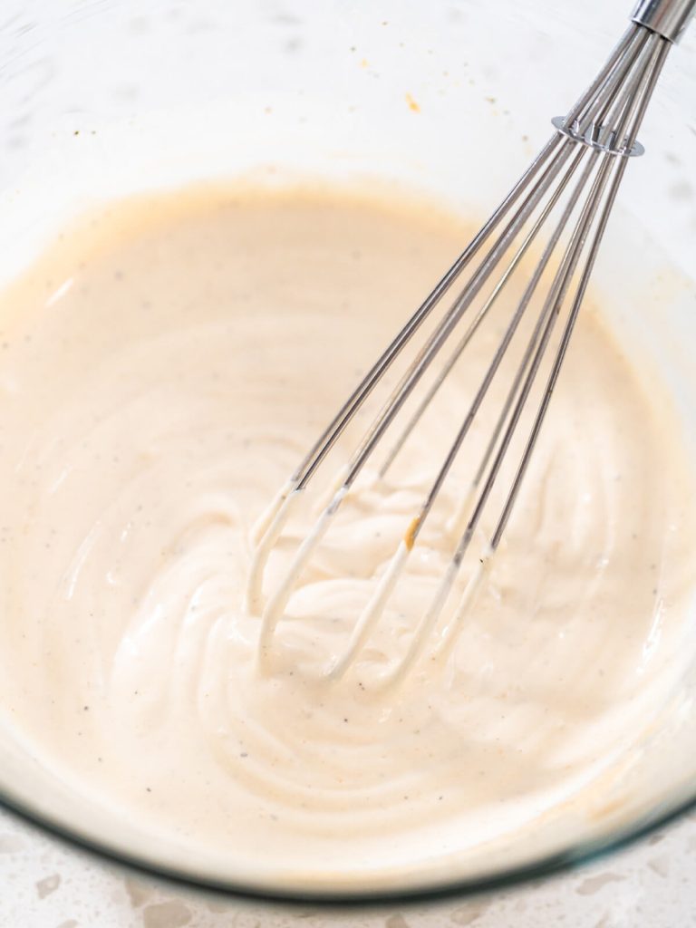 Kartoffelsalat mit Eiern, Sellerie und knackigen Gewürzgurken