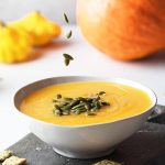 Kürbiscremesuppe mit Ingwer Zimt Muskatnüsse