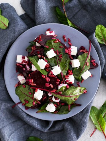 Rote-Bete-Salat mit Feta und gerösteten Sonnenblumenkernen
