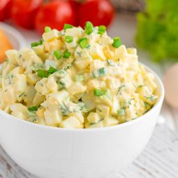 Einfacher Eiersalat mit Frühlingszwiebeln