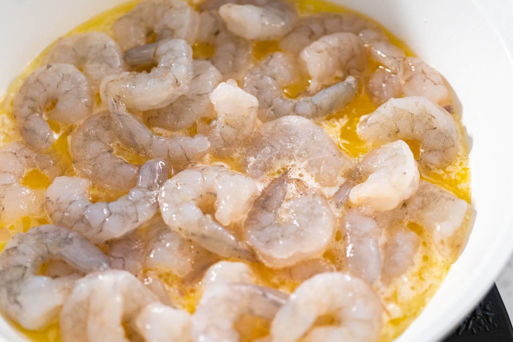 Garnelen in Knoblauch-Butter mit Weißwein (Shrimp Scampi)